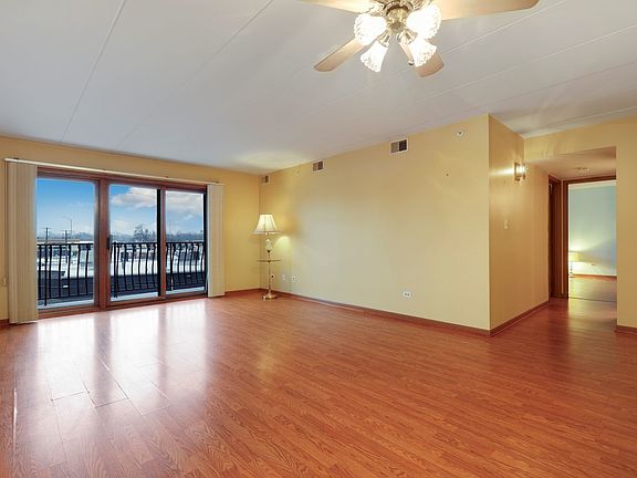 3rd image of 11020 S Keating Ave APT 207