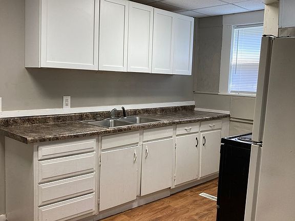 5th image of 205 E Willard St APT 2