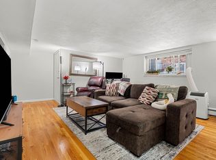 24 Westgate Rd #2, Chestnut Hill, MA 02467