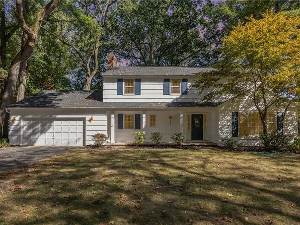 23 Rippingale Rd, Pittsford, NY 14534