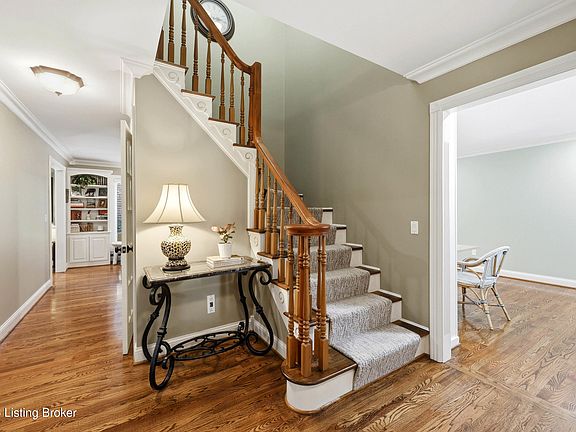 3rd image of 6900 Timber Ridge Ct