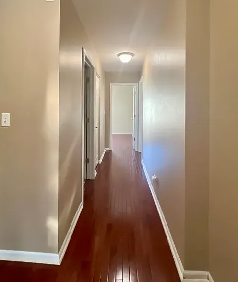 546 Grosvenor Ln — Photo 10