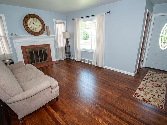 3rd image of 21 Marlindale Ave