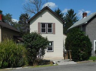 340 Center Ave, Oakdale, PA