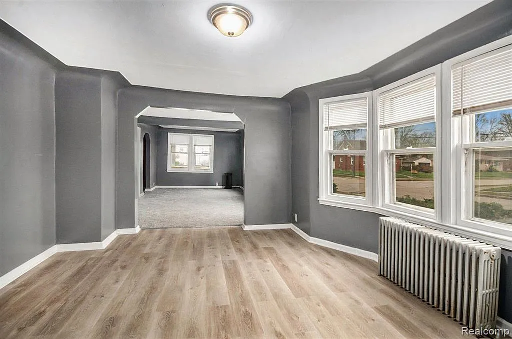Lakeview St, Saint Clair Shores — Photo 4