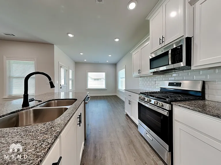 1120 Sunshine Ct — Photo 6