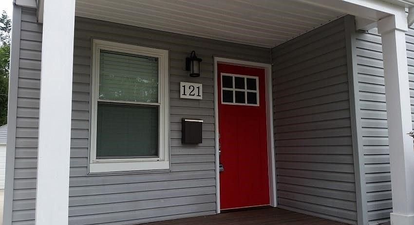 1st image of 121 N Alexander Ave