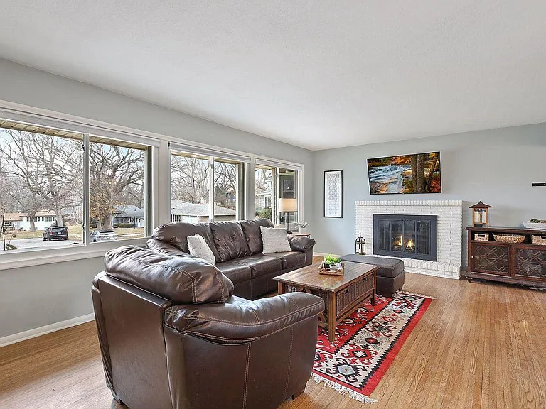 11301 Friar Ln — Photo 3