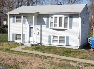 14999 Alaska Rd, Woodbridge, VA 22191