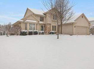 6811 S Juliana Dr, Franklin, WI 53132