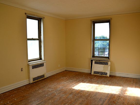 5th image of 25 Lefferts Ave APT 6M