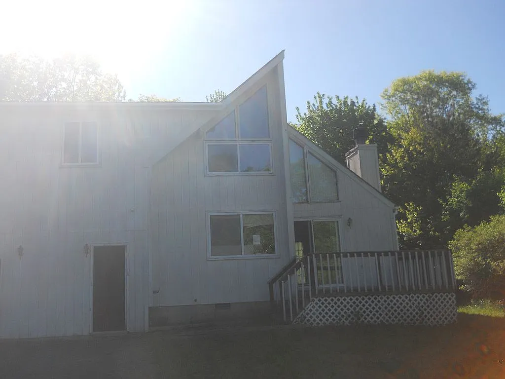 227 Greenbriar Cir photo 1