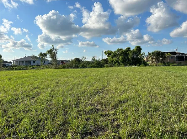 1438 NE 1st Pl, Cape Coral, FL 33909