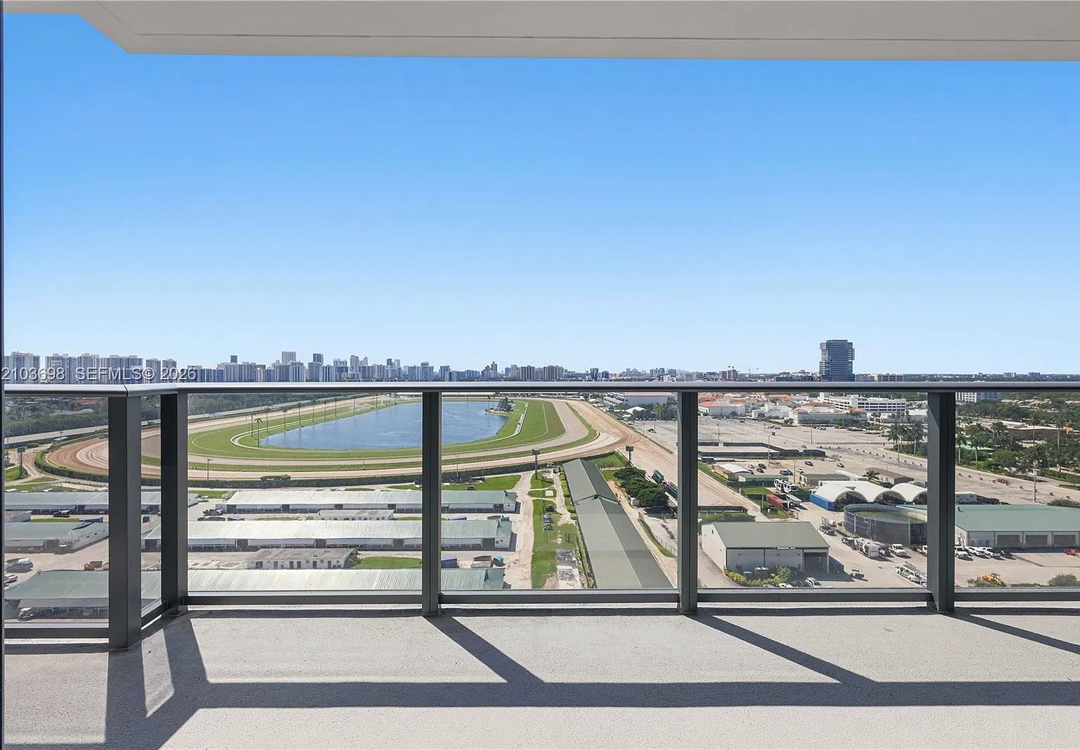Oasis Hallandale — Photo 3