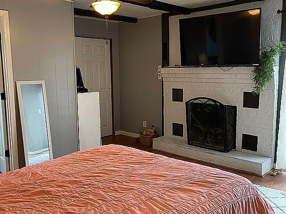 5th image of 2316 Clark Ave