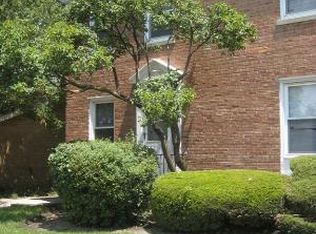 623 Waukegan Rd, Deerfield, IL 60015