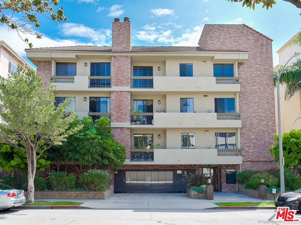 1st image of 828 S Bedford St APT 302