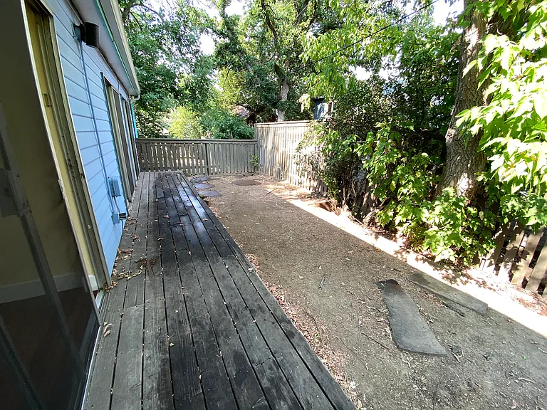 624 Marine St #4 — Photo 10