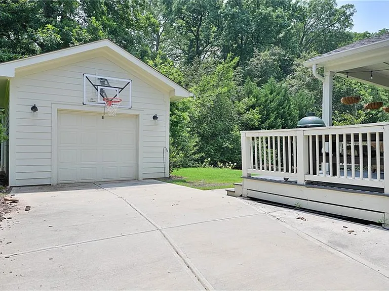 801 Adair Ave NE — Photo 49