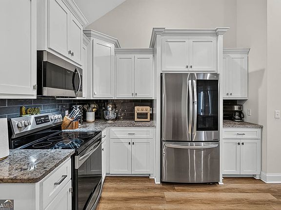 5th image of 167 Silver Bluff Cir