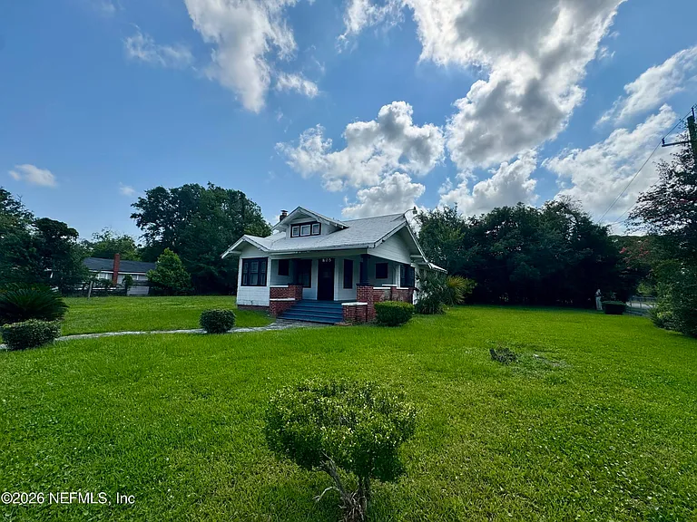 805 Saint Clair St — Photo 1