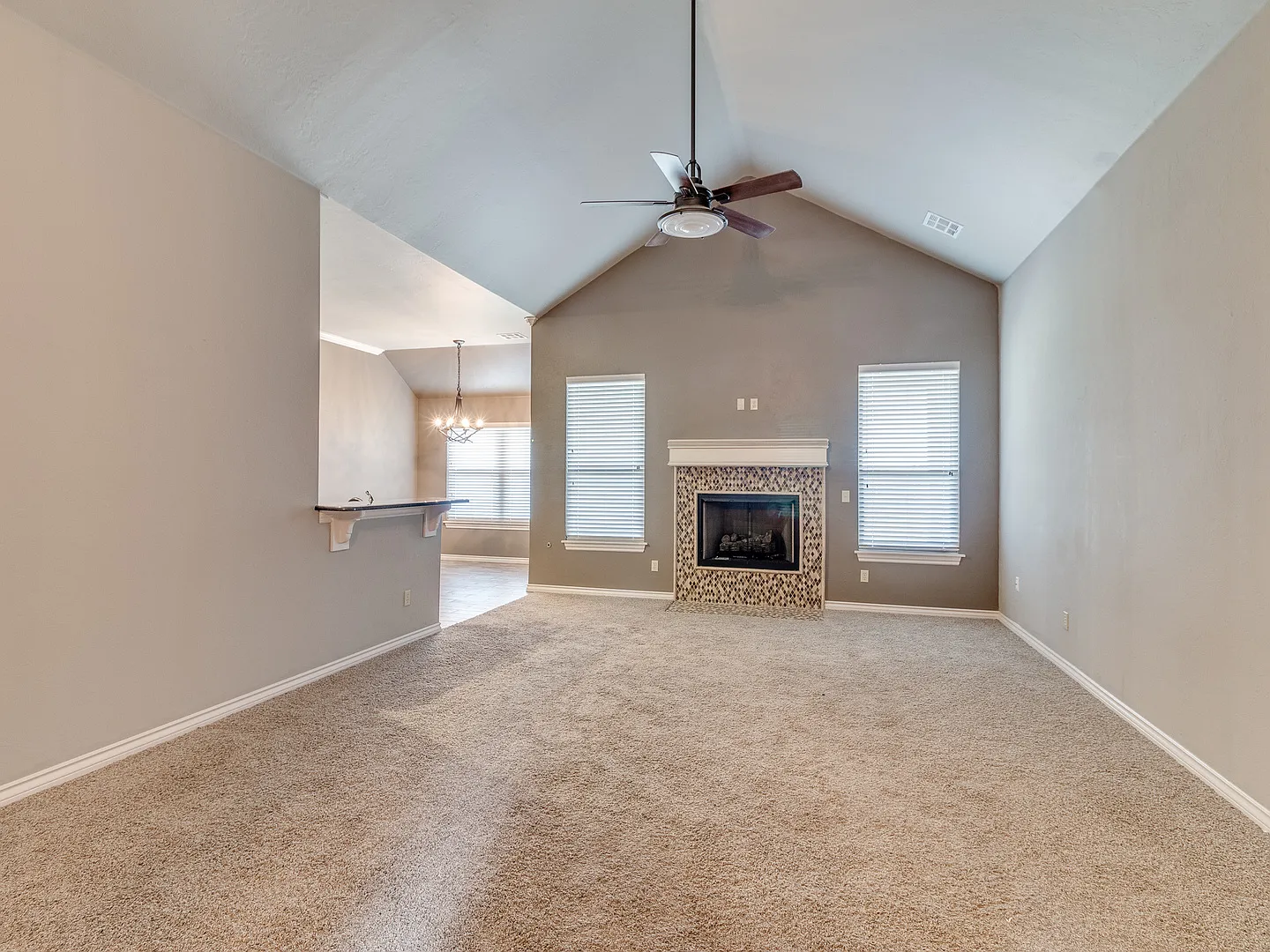 4 Bedroom Home - Edmond Schools- Excellent Location — Photo 3