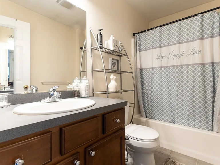 6 Knotts St #2 — Photo 10