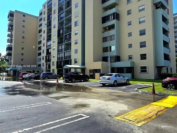 5055 NW 7th St APT 413, Miami, FL 33126