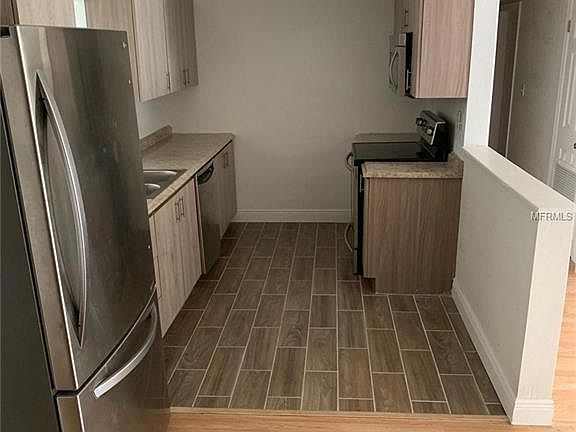 2nd image of 429 Mercado Ave