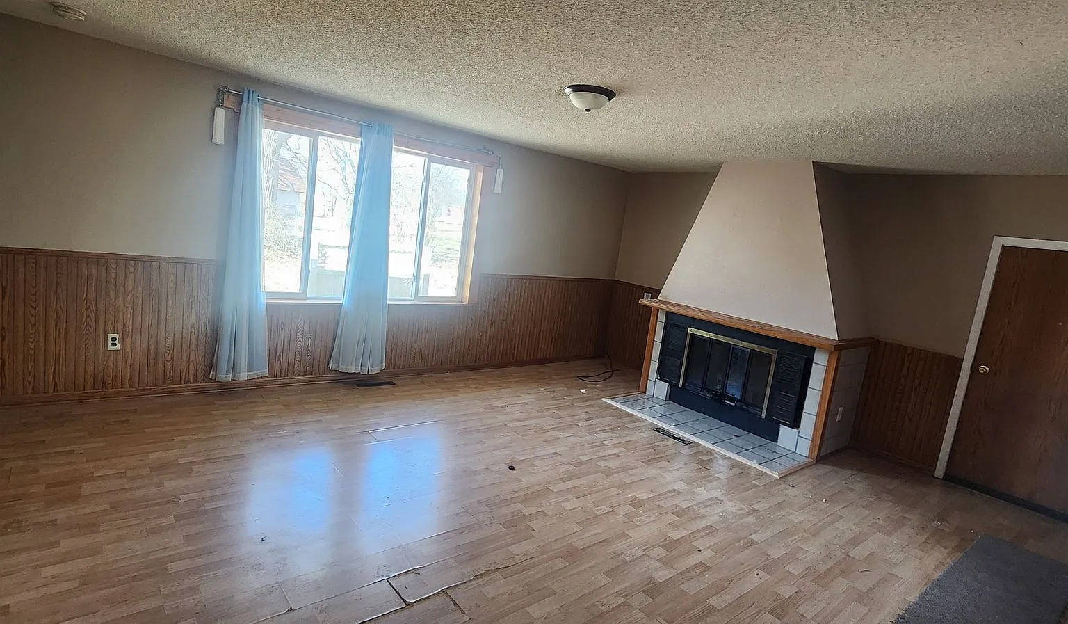5 bed 2bath house — Photo 4