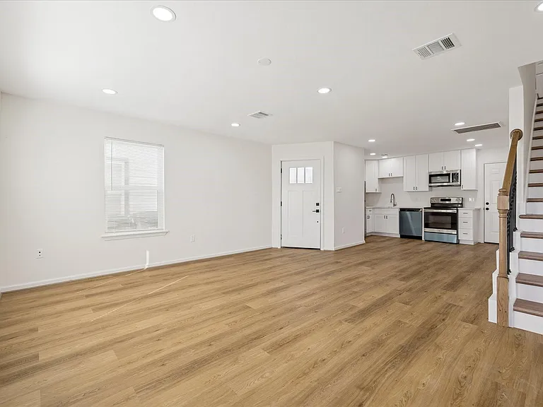9913 Porto Rico Rd #B — Photo 13