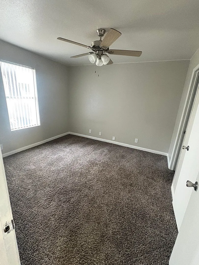 Madison Square Apartments — Photo 4