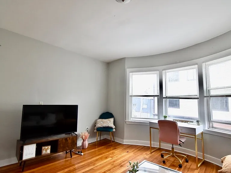 2 Bay St #2 — Photo 8