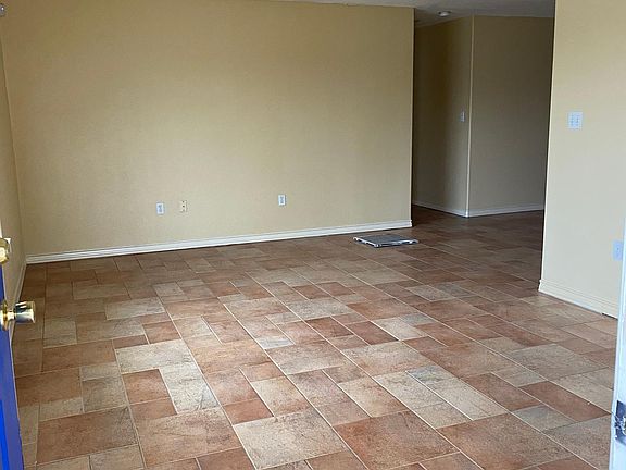 4th image of 230 Lemon Dr