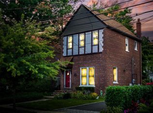 37 Dubonnet Rd, Valley Stream, NY 11581