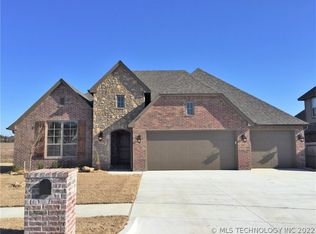 8233 N 77th East Ave, Owasso, OK 74055