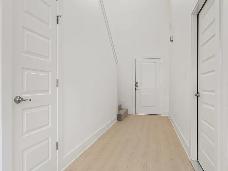 2713 SW Shackelton Ave #1 — Photo 55
