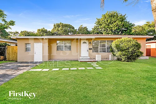 3057 SW 2nd St Photo 1