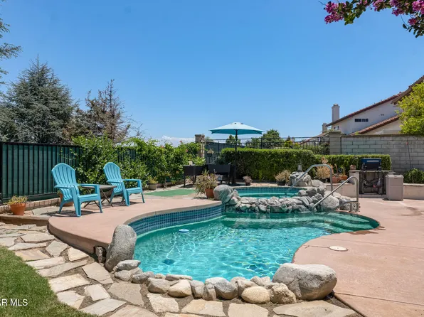 674 Azure Hills Dr, Simi Valley, CA 93065