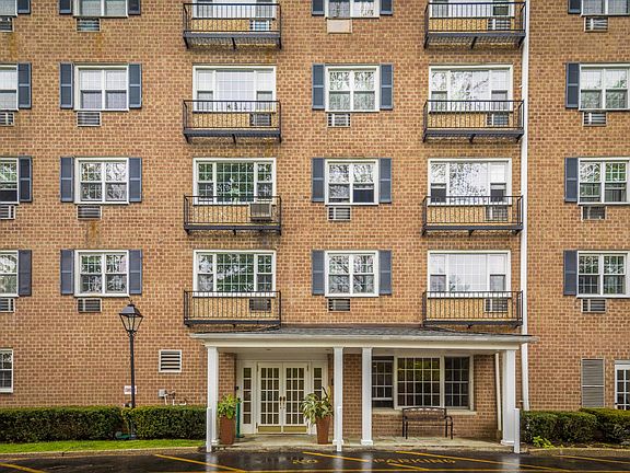 2nd image of 4 Consulate Dr APT 3J