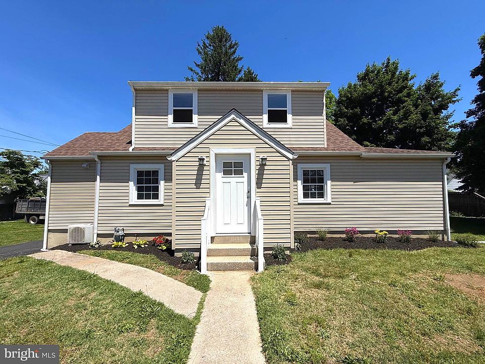 1st image of 407 W Summit Ave