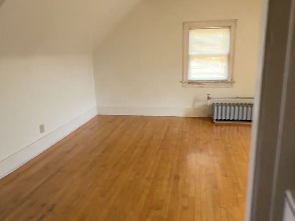 1st image of 240 W Lakelawn Pl #10700030