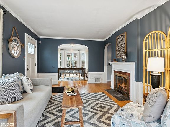 5th image of 15 W Greenfield Ave