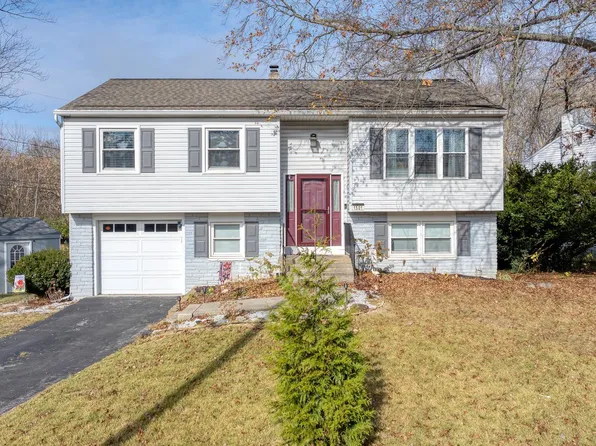 1501 Robert Rd, Lancaster, PA 17601