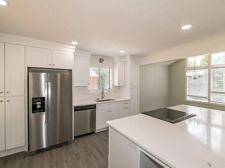3941 Kensington Dr — Photo 5