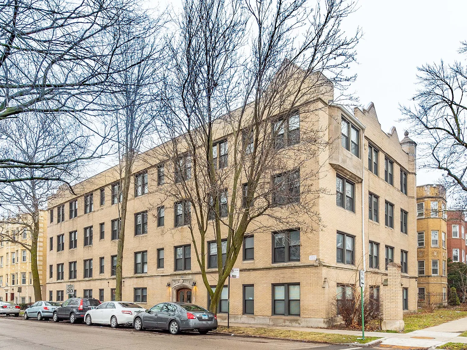 1 bed, 900 sqft, $1,400 — Photo 3