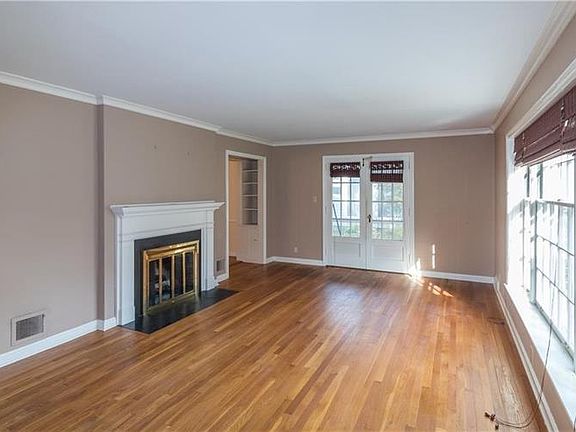 5th image of 5234 Graceland Ave