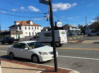 1 Rolfe Sq UNIT 2, Cranston, RI 02910