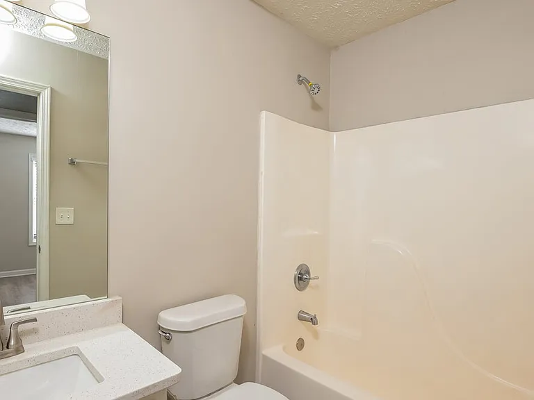 2152 Glen Hope Ln — Photo 16