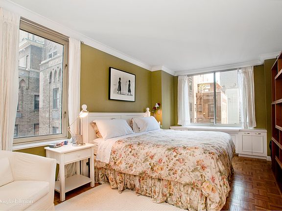 4th image of 145 E 48th St APT 17B